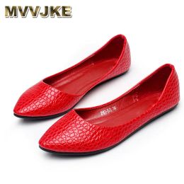 Chaussures MVVJKE Chaussures de taille plus femme 46 Red Black Point Point Flats Soft Slipon 2018 Nouvelle arrivée American and European Style