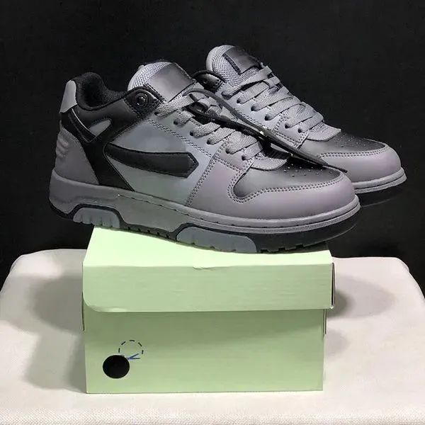 Chaussures Nouvelle qualité supérieure Chaussures de luxe de luxe Out Office Sneaker Mocassins Chaussure de tennis Football Voyage Casual Marche Printemps et Automne Hommes Femmes Courir Série T avec boîte