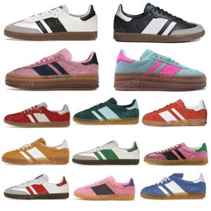 Chaussures Outdoor Mens Womens Shoe Shoe Plateforme de créateurs Bold Bold Pink Glow Pulse Mint Rose Core noir blanc solaire super pop rose presque jaune Sneaker Vegan Og