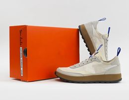 Zapatos Zapatos al aire libre Sandalias Tom Sachs Propósito general x Craft Mars Yard 2.0 Ts Studio Light Cream Dark Sulphur Hombres Mujeres Zapatillas de deporte Original