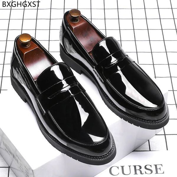 Chaussures Penny Loafers Man Shoes Chaussures hommes Fashion Designer Party Party Chaussures pour hommes 2024 Black Patent Leather Chaussures Men Zapatos Hombre Forme