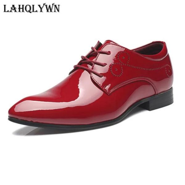 Chaussures plus taille 47 48 Patent Leather Men de mariage chaussures de mariage noir rouge blanc oxfords chaussures concepteur de chaussures robes pointues m441