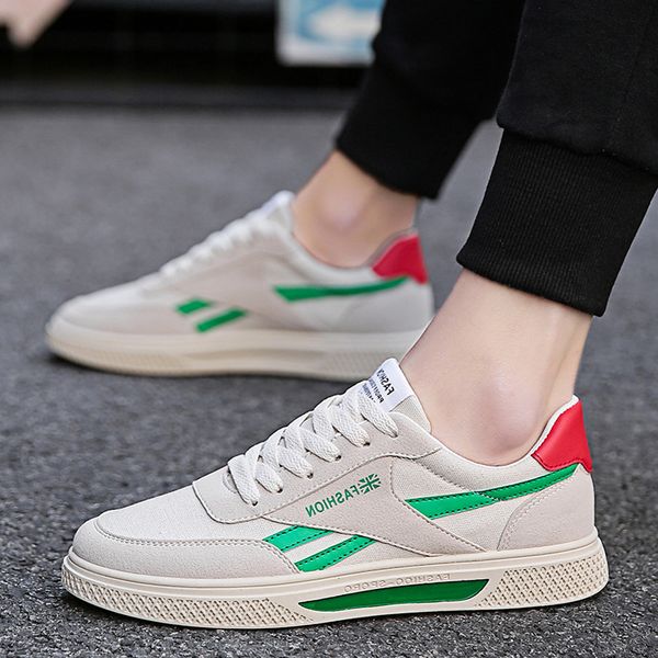 Femmes Men Trainers les plus récentes Chaussures de sport coulant des baskets à plat décontractées Sneakers s coureurs en toile Cross Border Summer Black Red White Code Ummer