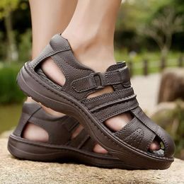 Chaussures Sandales Men Slippers 2024 Été Cool respirant confortable Flats de marche baskets Light Casual A5b9