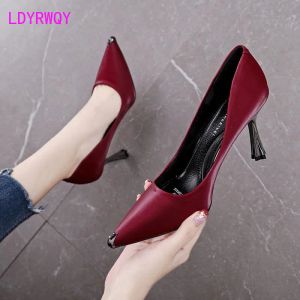 Chaussures sexy Femmes Highheed 2022 Spring and Automne Nouvelles filles minces chaussures simples pointues