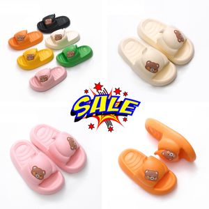 Chaussures Sliders Sandale Sandale décontractée Slipper Flat Designer Slippers Mens Womens Slide Hotel Hotel Travel Flip 69 S