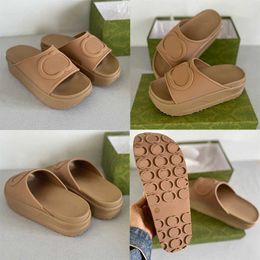 Schoenen slippers Designer Sandaal Women Glides Rubberen Lederen Sandalen Kleed Wedge Beach Luxe Zomer Wide Slider Dikke bodem 35-45 NO354