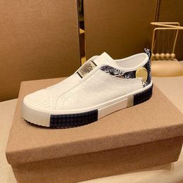 Chaussures printemps et été 2022 nouveau décontracté sans lacets mode coréenne dépassement chaussures de planche pour hommes