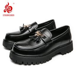 Chaussures Strongshen Men Tassel Chaussures en cuir décontractées Mentes Handmade Mocassin MOLES MOTH