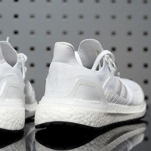 Chaussures Triple White Cloud Respirant Womans Men Designer Sneakers Schoenen Des