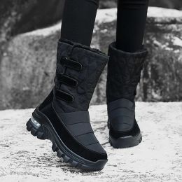 Chaussures très chaudes Femmes d'hiver Boots blancs Bottes de neige en peluche Élégante cheville chaude chaussures hiver