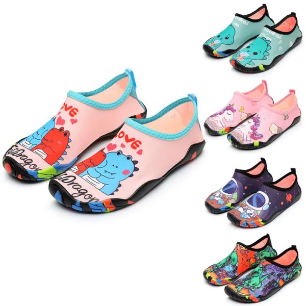 Chaussures Chaussures d'eau pour les enfants filles garçons pour enfants pour enfants nage chaussures d'eau sèche rapidement glissade d'eau cutanée pieds nus chaussures de sport chaussettes aqua chaussettes
