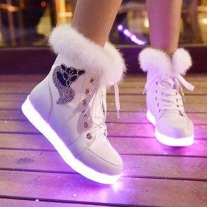 Zapatos Botas luminosas de invierno Luces LED LEG LABILLAS Mujeres de nieve Botas de nieve Moda de algodón Niños para niñas Zapatos de princesa Cargo USB