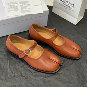 Schoenen Vrouwen Luxe Designer Sandaal Half Casual Schoenen Ballef Platte Lederen Enkel Hak Slip Op Laars Lamsleer Kalf