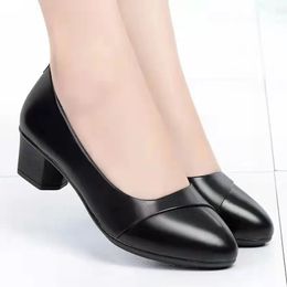 Chaussures femmes mi talon bureau dame pompes en cuir PU noir basique talon carré printemps automne mocassins femme Zapatos 231229