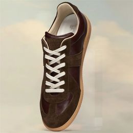 Zapatos los nuevos zapatos de cuero genuino de un solo paso para hombres puros los amores originales de los zapatos gruesos de la suela dexun de los hombres de moda mm6 zapatos deportivos casuales t1 t1