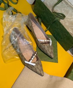 Chaussures pour femmes rock clouted à orteil Double rivet mots de ballet d'été pour le bureau de la fête de mariage