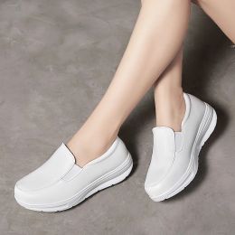 Chaussures pour femmes chaussures de marche mobile cales slipon shake chaussures épais fond infirmières confortables