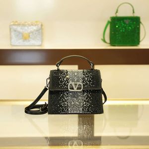 Sac à main de conception de magasin Sac à main de vente au détail avec diamant Womens Bag 2024 Nouvelle tendance mode petite niche Internet célébrité même épaule de style