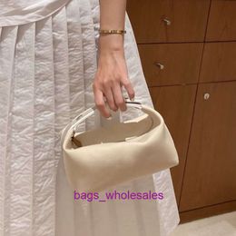 Bolsas diseñadas en tienda que se venden a bajo precio, bolsa de almuerzo para mujer, bolso de hombro para mujer, lavado de lona de gran capacidad, 2024