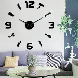 Shop Giant DIY Clock Mirror Surface Barber Toolkits Montre décorative Coiffeur Cadeau Salon de beauté Art mural 210310