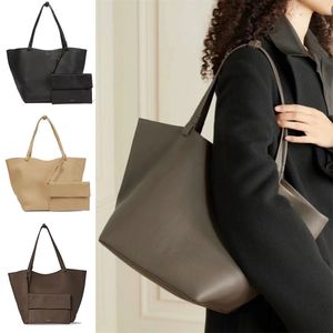 The Row Shopper Voyage sous les aisselles Sac de créateur Sac à main de luxe pour femmes Sacs à aisselles à l'épaule avec sac à main Pochette Pochette Homme Crossbody Weekender Grand sac