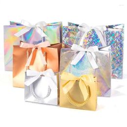 Sacs à provisions 500pcs Primatized Eco Eco Packaging Tote Small Silver Gold Holographic Gift Paper Sac avec ruban à nœud papillon