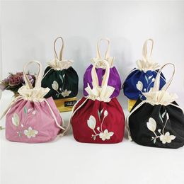 Boodschappentassen Geborduurde Tas met Trekkoord Dames Vintage Etnische Stijl Bloem Handtas Zijden Emmer Telefoon Chinese Hanfu