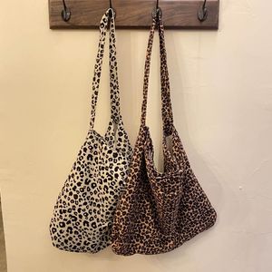 Bolsos de compras Corea Emis Moda Leopardo Estampado de lona Bolsa Mujer Kong Hyo-jin Song Hye-kyo Mismo estilo Impreso Hombro Estudiante