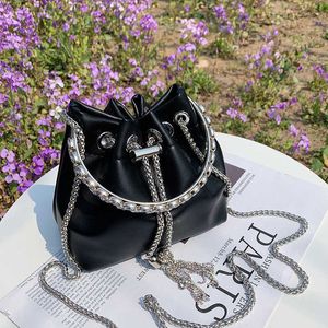 Sacs à provisions New Women's Shiny Diamond Hand Fashion Trend Hands Chain Single Shoulder Studded Bucket Bags