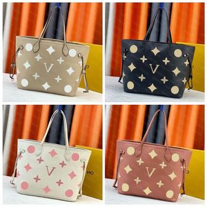 Winkelen Handtassen Reliëf Echte Kleine Damestassen van hoge kwaliteit Klassieke Clutch Bags Tassen Schoudertas Zwarte Bloem Dame Hot Bags Met Leath