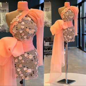 Korte Blush Pink Prom Party Jurken Exquisite Beaded Flowers One Shoulder Lange Mouwen Mini Avond Cocktail Toga met zijstaart