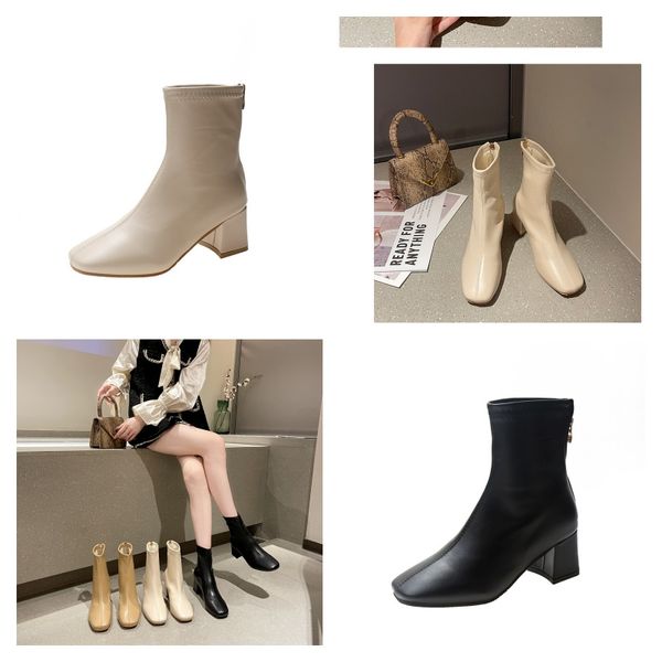 Botas cortas 100% piel de vaca Hebilla de cinturón Zapatos de mujer de metal Tacones gruesos clásicos Zapato de diseñador de cuero Tacón alto Moda Diamante Bota de dama Tamaño grande-us11 Con caja