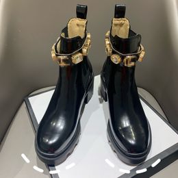 Korte Laarzen Metalen Gesp Damesschoenen Klassieke Dikke Hakken Lederen Designer Schoen Hoge Hakken Mode Diamant Dame Laars