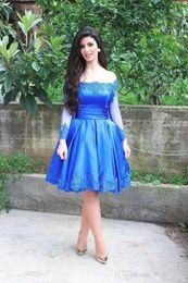 Korte Homecoming Prom Dresses 2017 Royal Blue Lace Graduation Jurk Sheer Lange Mouw Off Shoulder Satin Party Jurken Avondjurk Aanpassen