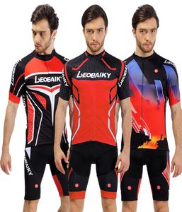 Manches à manches à manches courtes pour hommes cyclistes set d'été pro de l'équipe 2018 MTB Ridding Jersey Vêtements de cyclisme Man Vêtements de vélo de route RED4648513