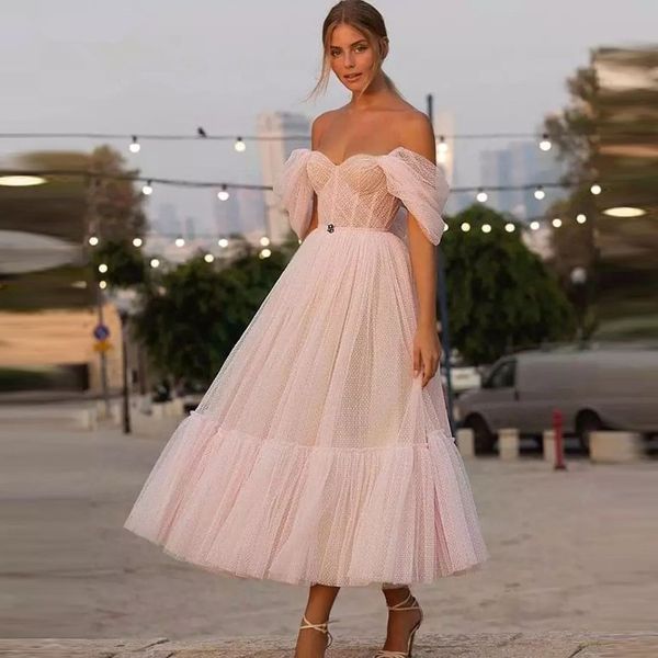 Robes de mariée courtes Longueur de thé rose sur l'épaule chérie point tulle élégant robe de mariée de mariage pour réception de fête 255k