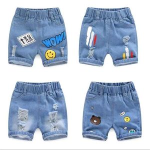 Shorts Boys Jeans and Shorts 2023 Nouveaux vêtements pour enfants bébé pantalon à cinq points Summer Childrens Shorts D240516
