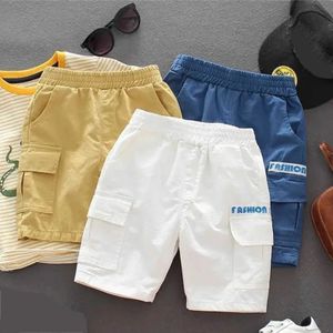 Shorts shorts d'été garçons colorés à la mode confortable Sports respirants shorts de sport printemps et d'été Shorts décontractés D240510