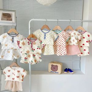 Shorts Kid Summer New informal Set Casual Lindo Bear Baby Girl Cherry Mangas cortas Tops y Simple Plaid Loose Shorts Traje de algodón