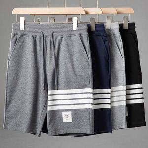 Shorts Mens Capris Sports Casual Shorts Stripe Large Loose Summer Cotton Pants Beach Broeeches Mens Pants