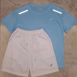 Shorts pour hommes pour hommes ensembles de survêtement concepteurs TRACHETS T-shirts shorts en deux pièces pour femmes en vrac Suit imprimé rapide sèche respirant des vêtements de sport