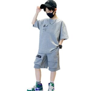 Shorts Teen Boys Vêtements Ensembles Summer Black Grey Grey Short Tshirt + Shorts 2pcs Nouveaux enfants Cool Kids Casual Style Loose Sport Fits 514 ans