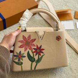Sac à bandoulière sac de créateur mode le fourre-tout Design de luxe sac à main pureté polyvalent Vogue incontournable pour une reine 240129