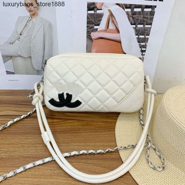 Bolso de hombro Diseñador Estilo de gama alta Nueva textura de cuero suave para mujer con gran capacidad Cruzado Rejilla de diamantes Pequeño cuadrado Mamá informal