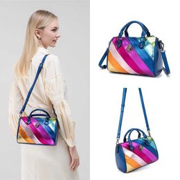 Sac à bandoulière avec une couleur de couleur contrastée arc-en-ciel portant une tête d'aigle crossbody épaule