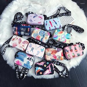 Schoudertassen 2024 persoonlijkheidskoppeling mini vierkant doos cartoon kleur mooie crossbody dames handtas zak een hoofd