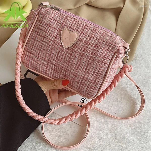 Sacs à bandoulières 2024 Stripe Corde Fashion Luxurious Messenger Sac Mettel Tassel en forme de coeur Tendance à main carrée