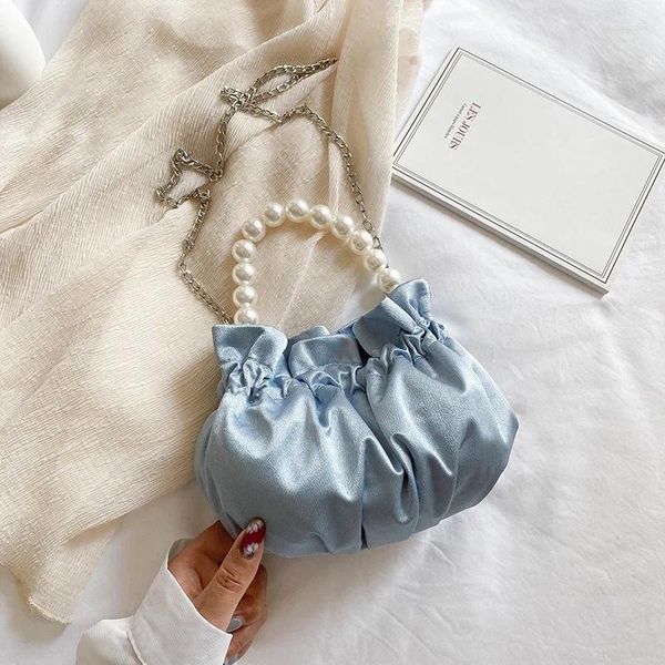 Sacs à bandouliers 2024 Été Blue Tissu Pearl Handbag Plim Chain Cloud One Sac