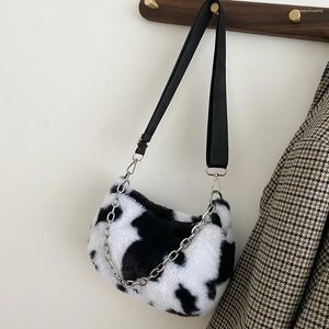 Schoudertassen 2024 Winterkoe print voor vrouwen zachte pluche handtas vrouwelijke kettingzak crossbody warm bont luchtig